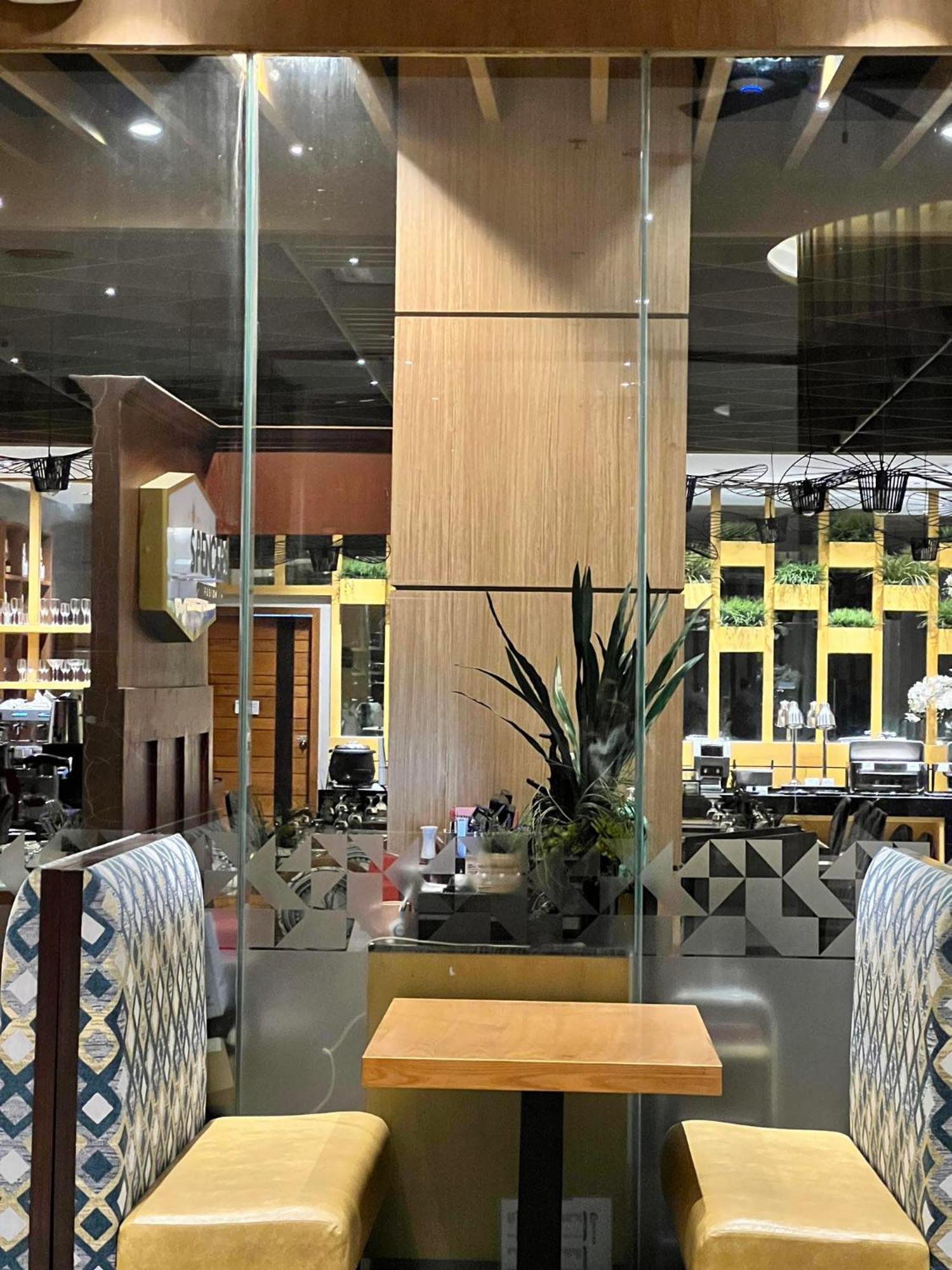 Best Western Plus Metro Clark Анхелес Экстерьер фото
